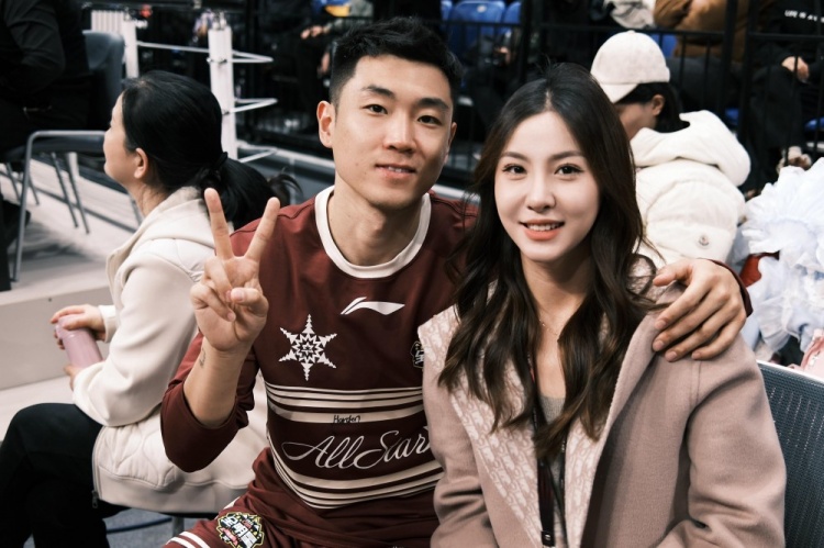  很搭！高詩巖妻子曬多張美照：打卡全明星 吉林下次見