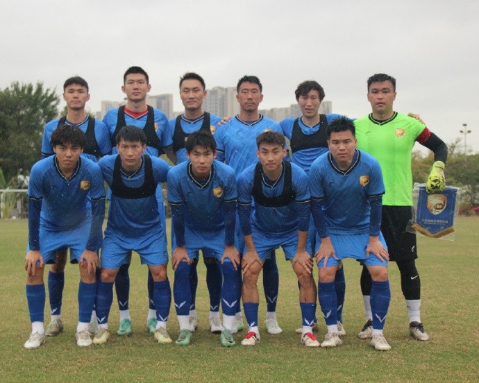  穆謝奎連入兩球?qū)⒈确帜孓D(zhuǎn)，大連鯤城2-1戰(zhàn)勝山西崇德榮海
