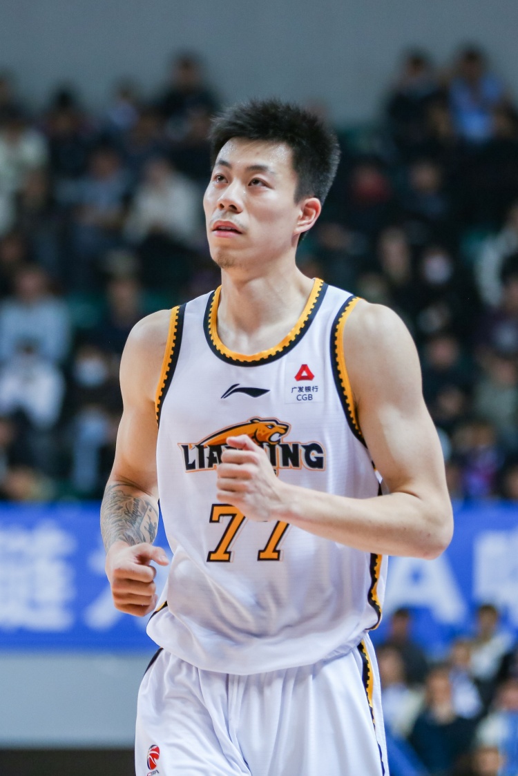  媒體人：張鎮(zhèn)麟、韓德君將因傷缺席今晚對陣北控的比賽
