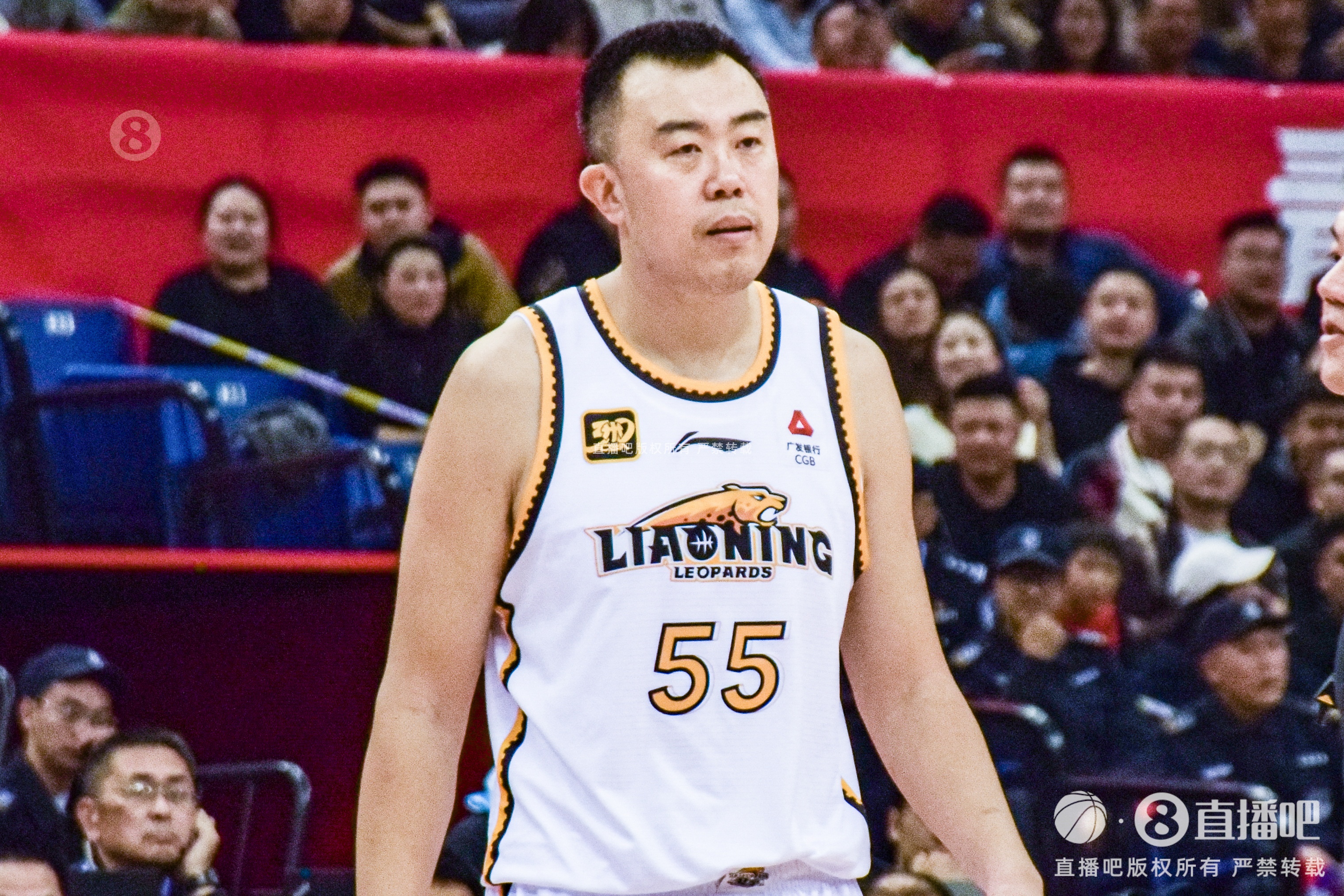  油箱滿滿的！韓德君上半場5投全中得到10分3板2助1斷