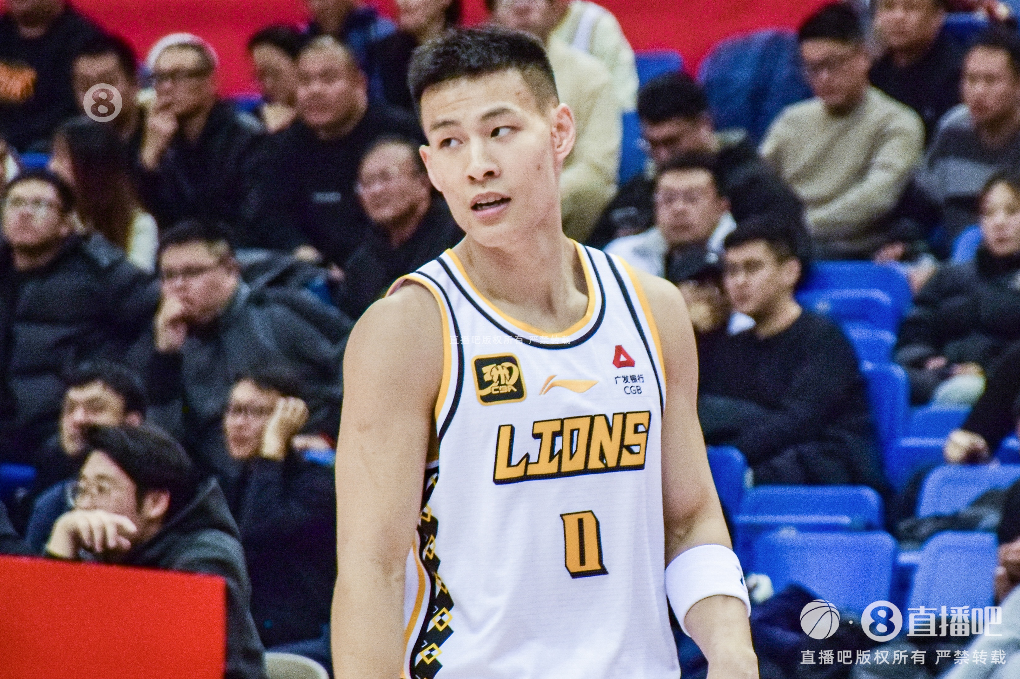  毫無狀態(tài)！林秉圣11投僅1中拿到3分3斷 出現(xiàn)2失誤4犯規(guī)